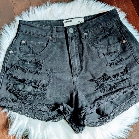 Ardene Pants - 3/25$ High waisted black distressed denim shorts